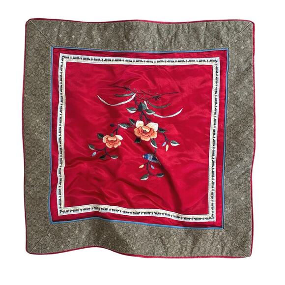 Vintage Chinese silk embroidered pillow cases (set of 4) - Picture 8 of 12